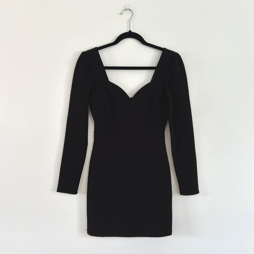 Aritzia Talula Little Black Mini Dress Sweetheart Neckline Long Sleeve Size S